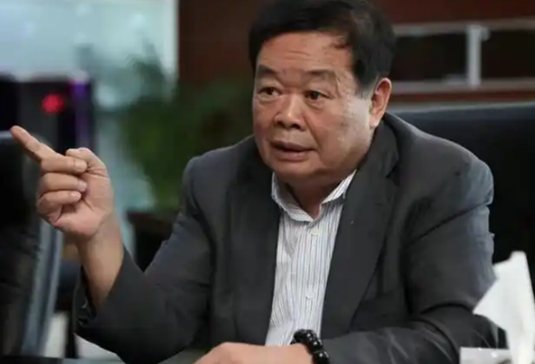 曹德旺力挺儿子曹晖:干得比我强 对新技术研究更深