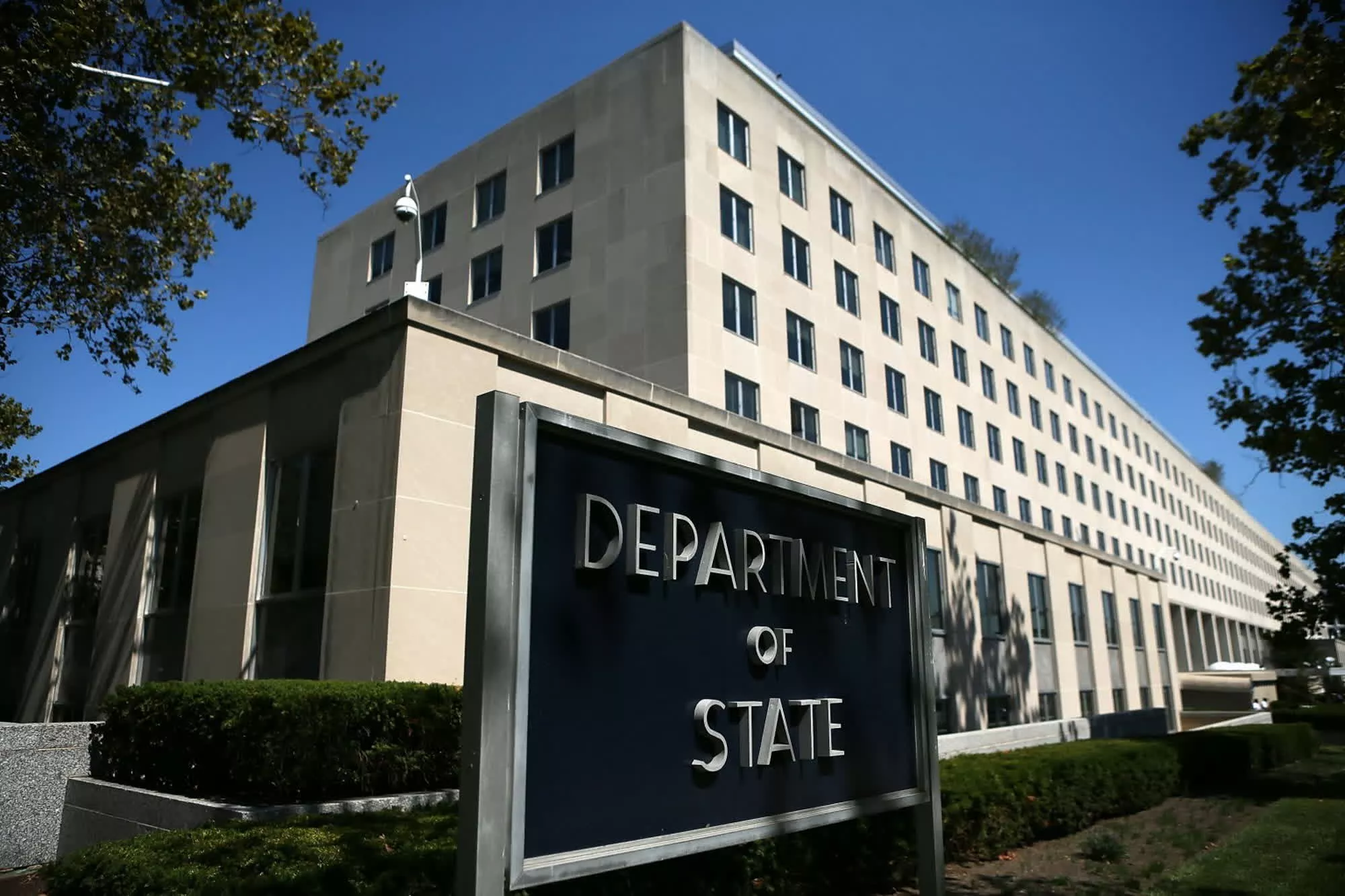美国国务院要求全球使馆就中国AI“窃密”发出警示 DeepSeek等企业再成焦点