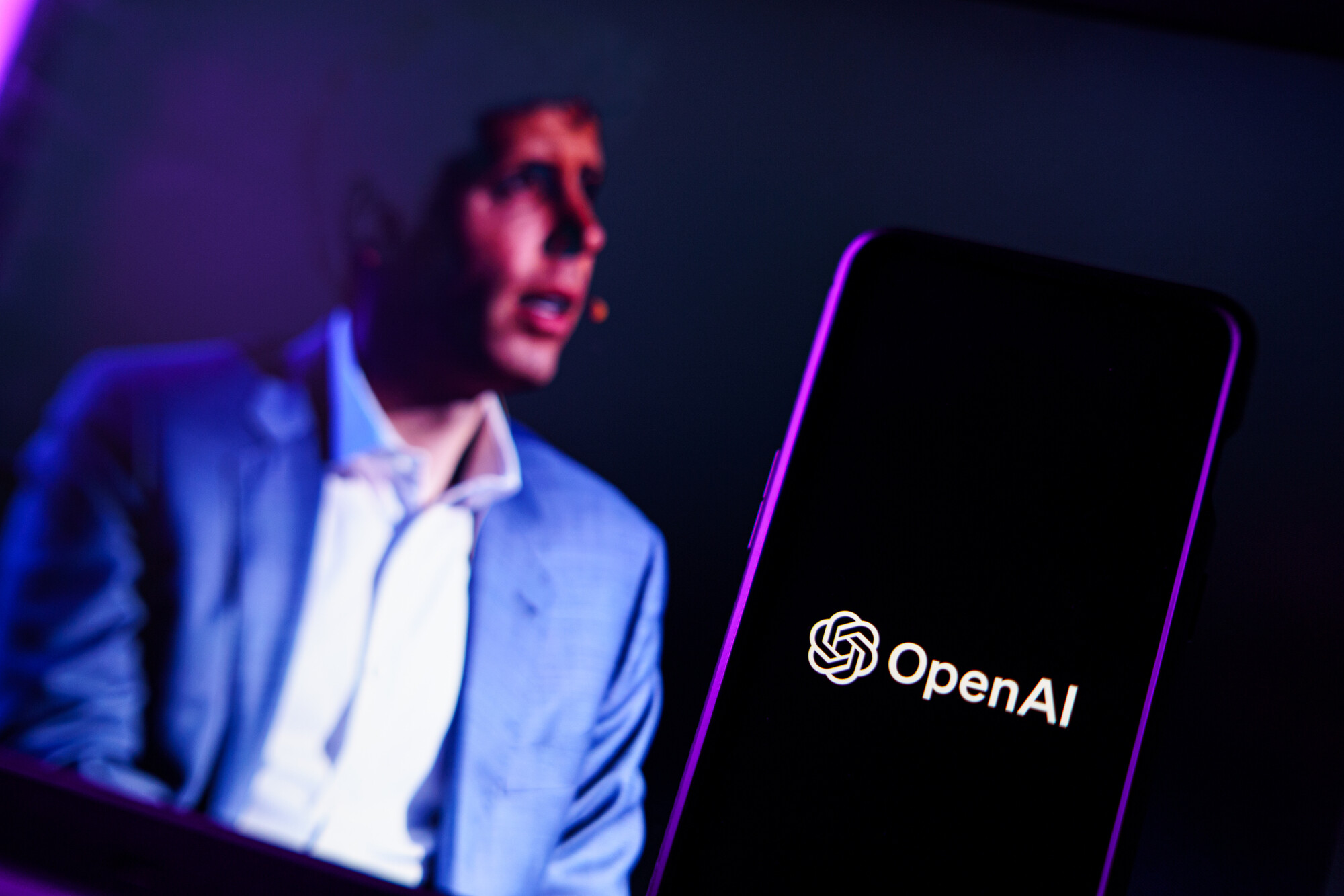 萨姆·阿尔特曼:OpenAI 不想用 AI 把你“换掉”