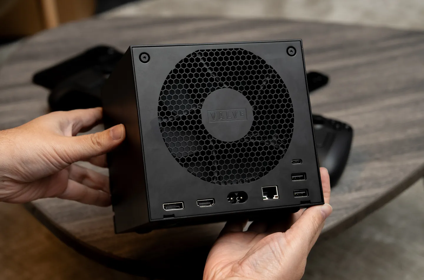 全新Steam主机在路上?Valve两天内向美国市场进口近50吨游戏机货物
