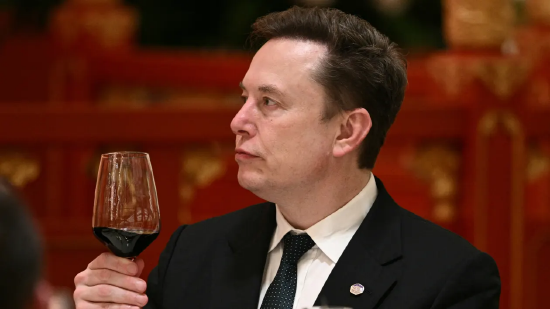 马斯克称不会出售SpaceX股票