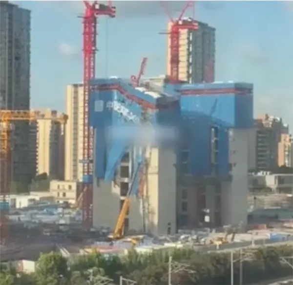 京东在建上海总部大楼疑歪斜 官方通报:主体结构无异常