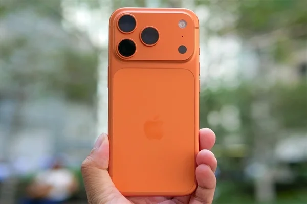 iPhone 17系列暴降1000元后销量暴增 中国区激活量累积突破3000万台