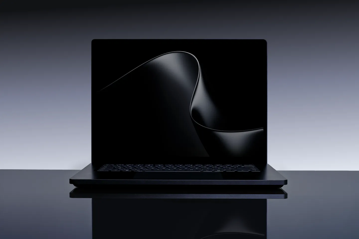 微软发布全新旗舰本Surface Laptop Ultra 首搭英伟达RTX Spark Arm芯片