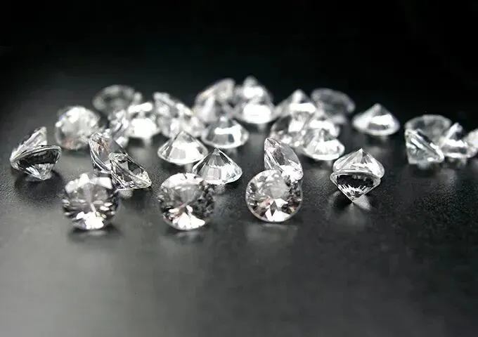 河南量产的人造钻石新娘不想要 黄仁勋们抢着买
