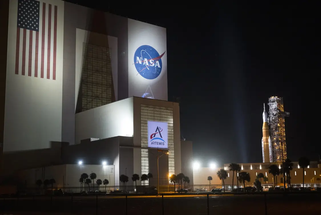 NASA再向三家公司授予5.9亿美元月球着陆器合同 拟发射月球车