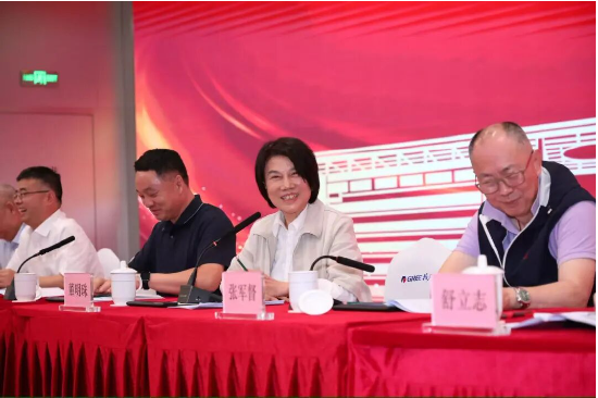 “家电不换成格力,凭什么分红?” 董明珠股东会言论惹争议