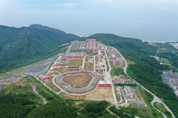 中国规模最大重离子加速器正式建成 核心软硬件100%国产化