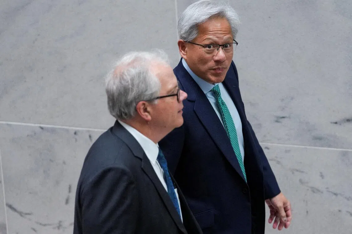 黄仁勋会见美国国会议员 再次倡导开源模型