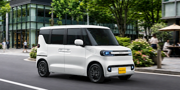 日本知名车评人围着比亚迪K-Car挑毛病 未料越看越喜欢