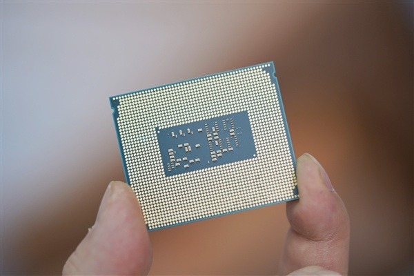 DDR5太贵逼退玩家 13、14代酷睿需求暴涨断货令英特尔感到意外