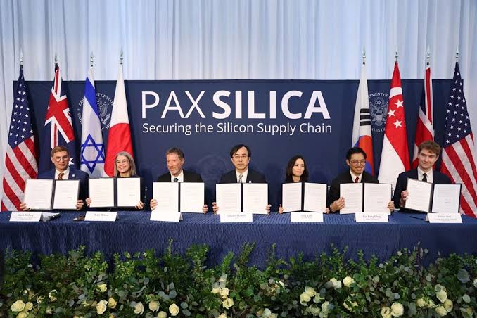 美国拟要求盟友在中美AI竞赛中“选边站”