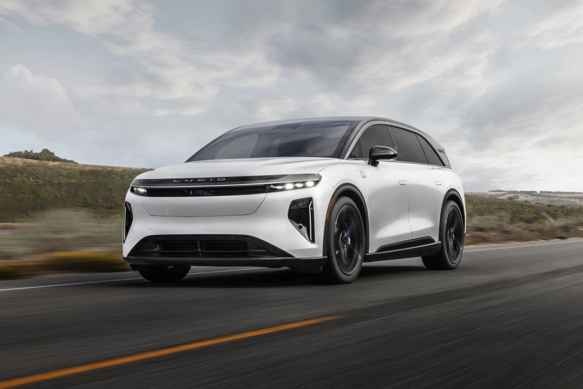 Lucid发布Gravity GT-S旗舰电动SUV 1070马力剑指高端七座市场