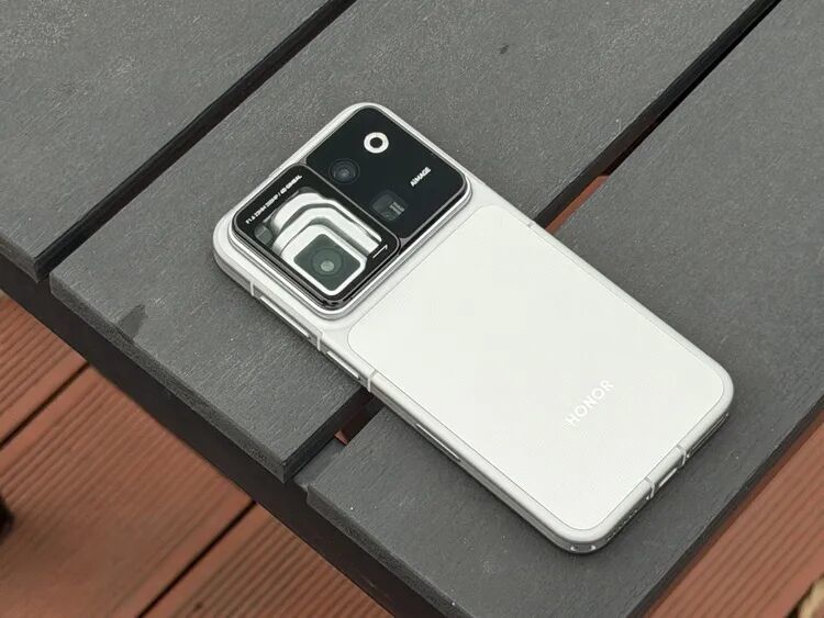 深度体验后再聊荣耀Robot Phone:它不完美,但我们需要这样一部手机