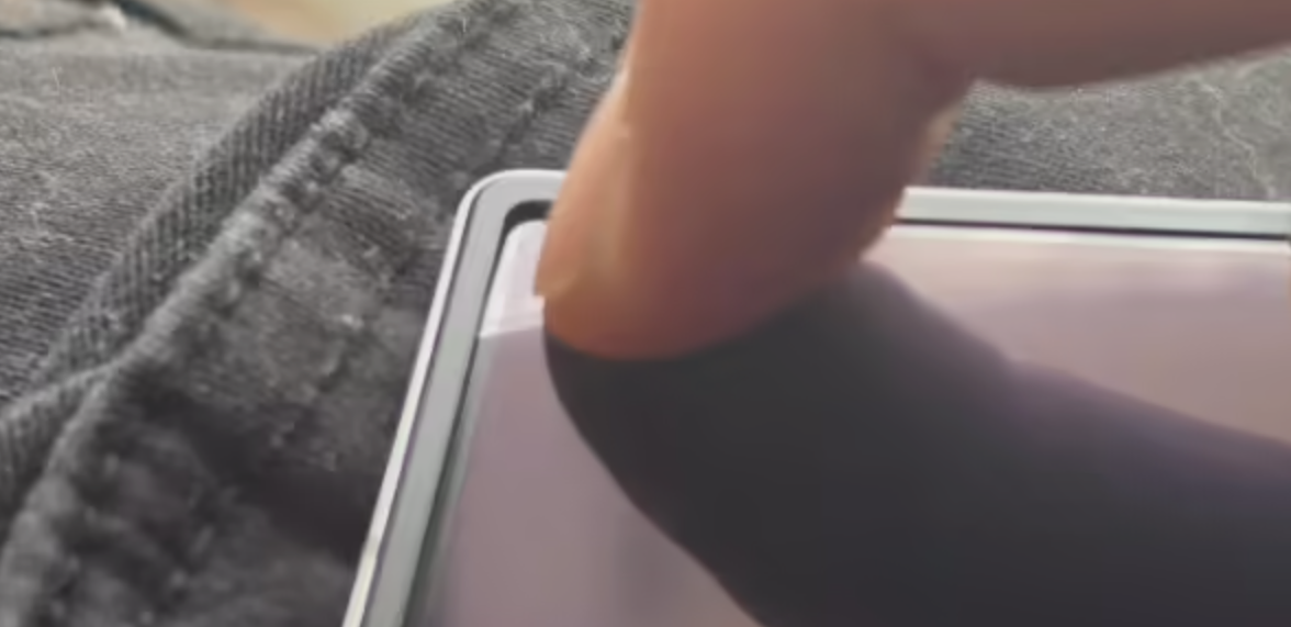 三星回应Galaxy Z Fold8内屏边角偏软争议 称是设计特性
