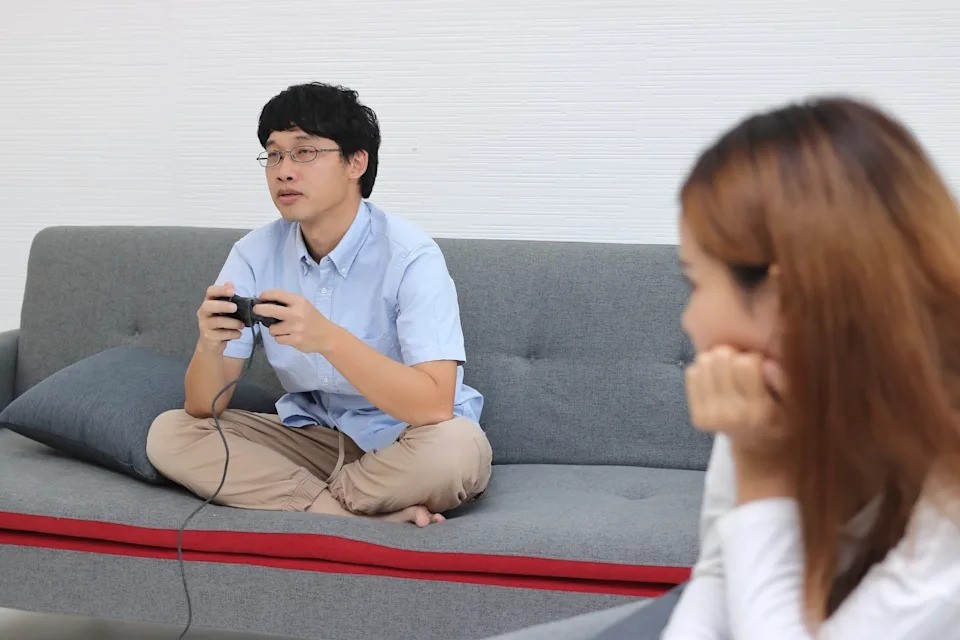 专家称玩家沉迷游戏已成为婚姻破裂常见诱因