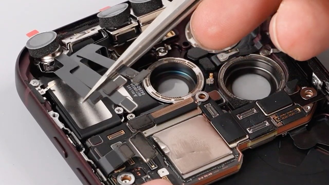 拆解报告展示iPhone 18 Pro的可变光圈镜头与大面积蒸发腔散热系统
