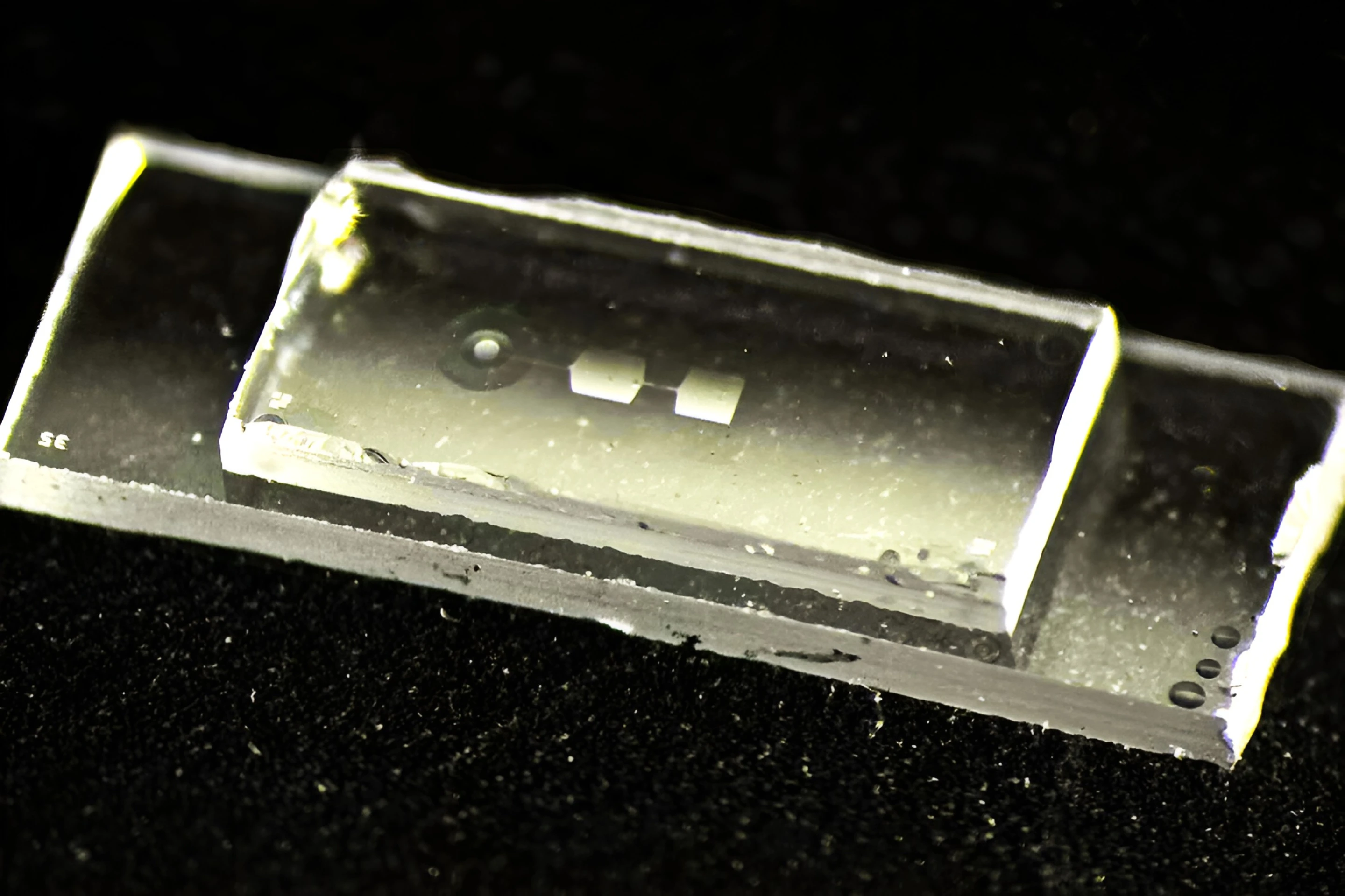瑞士科学家打造“会振动的量子内存” 量子计算机首次实现处理器与内存分工