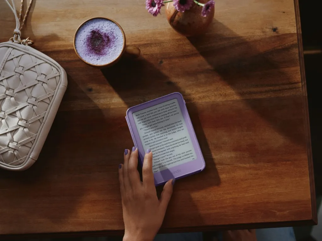 亚马逊发布全新Kindle:取消传统边框 正面屏幕实现全面平整化