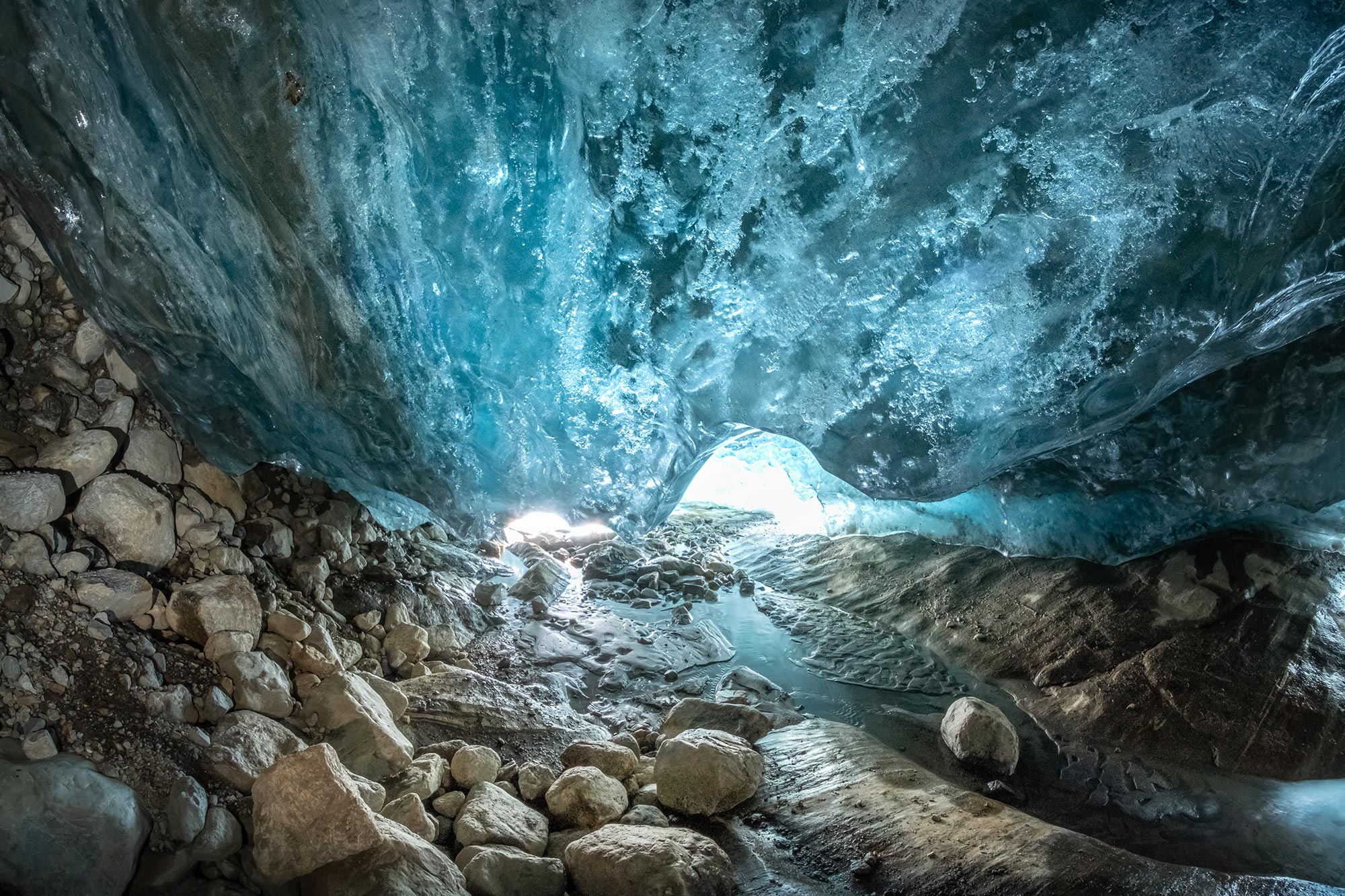 研究称青藏高原古里雅冰帽保存逾10万年古冰 时间尺度或达12.8万年