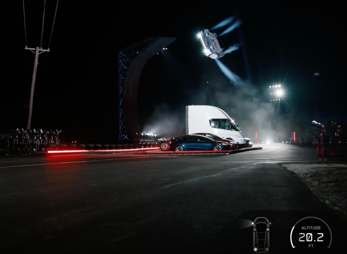 特斯拉公布搭载SpaceX技术的全新Roadster 马斯克再谈飞行跑车