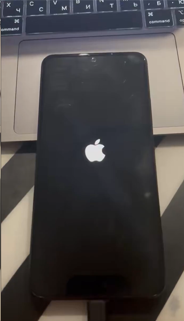 红米手机竟然刷上了iOS Redmi Note 12成功启动iOS 16项目已开源