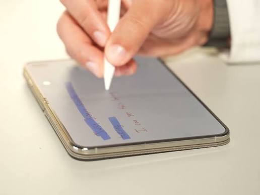 苹果发布iOS 27.2:iPhone Duo新增Apple Pencil支持 视频通话迎来补光功能